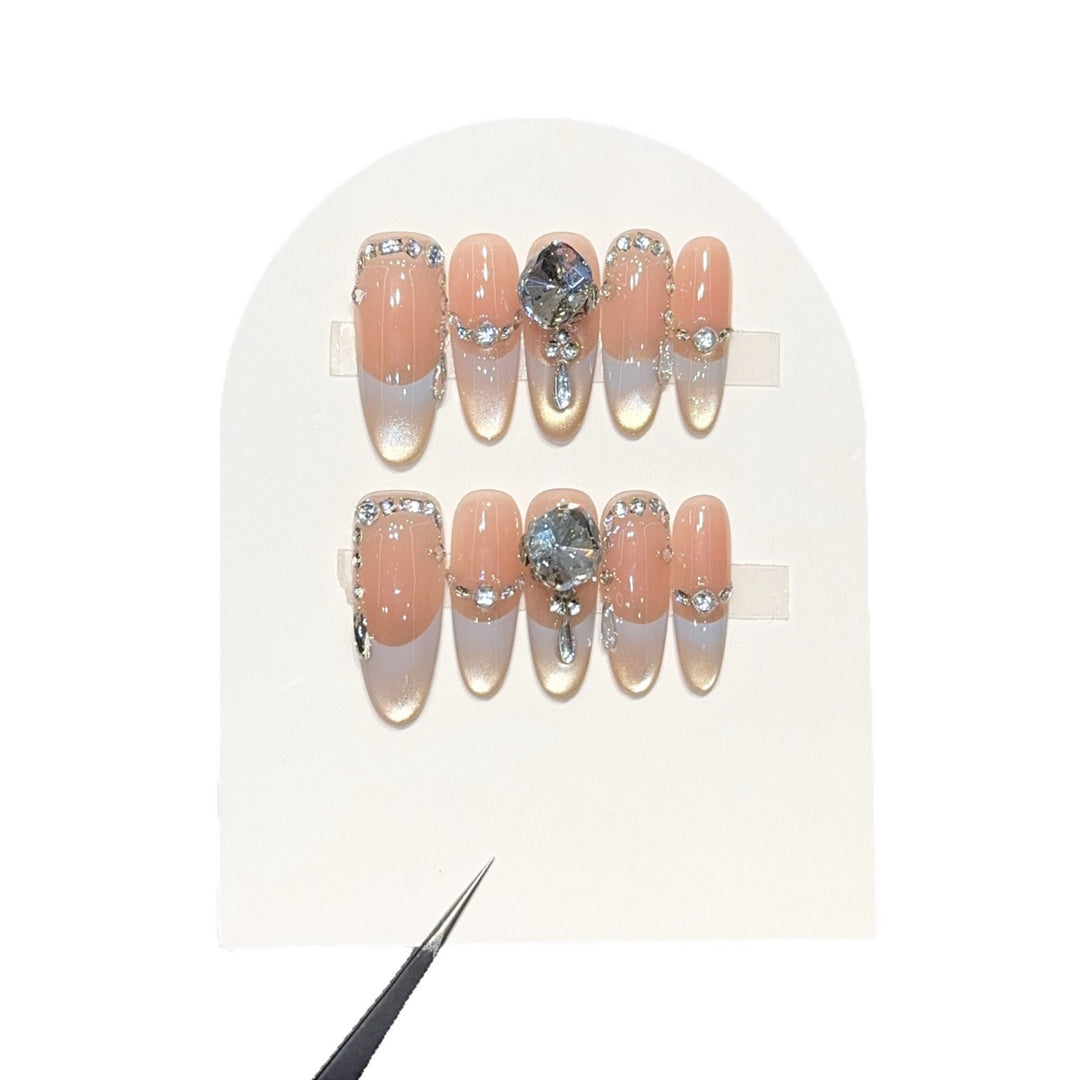 Artificial nails with elegant rhinestone accents Kalsten