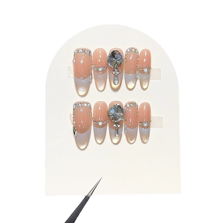Artificial nails with elegant rhinestone accents Kalsten