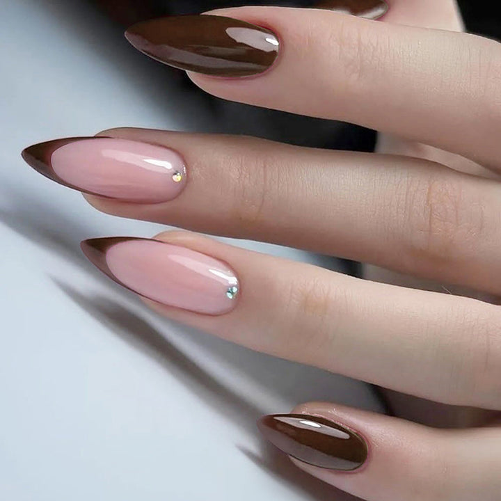 Artificial nail set with glamorous high gloss designs Kalsten