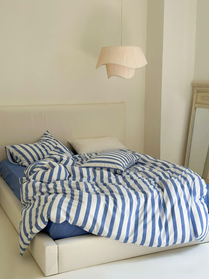 Duvet cover set made of cotton percale with fine pinstripe