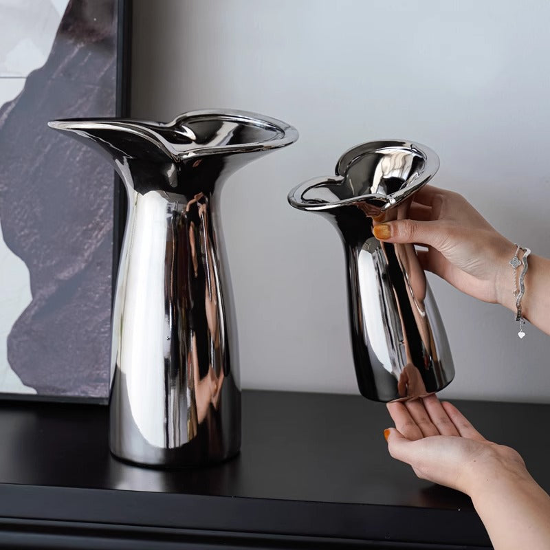 Elegant and modern ceramic vase Kalsten