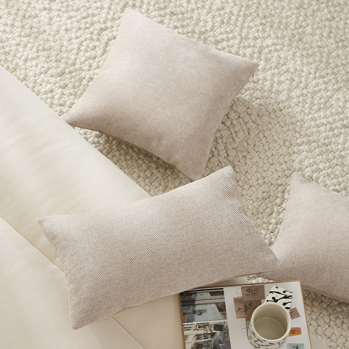 Decorative cushion cover made of woven cotton-linen blend with concealed zipper Kalsten