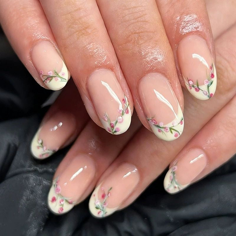 Floral-Themed Nail Art Extensions Kalsten