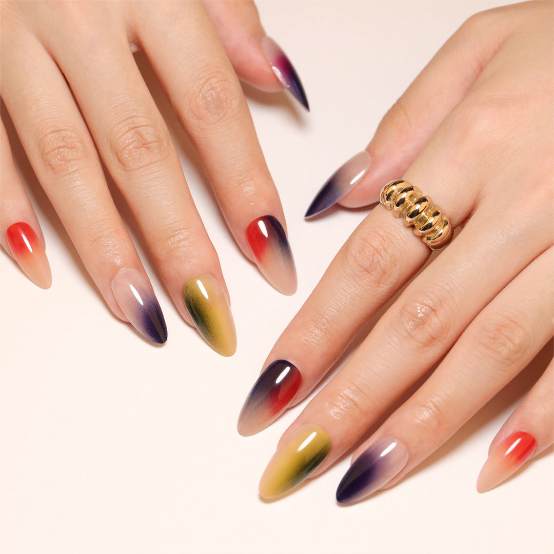 Artificial nail art with elegant gradient Kalsten