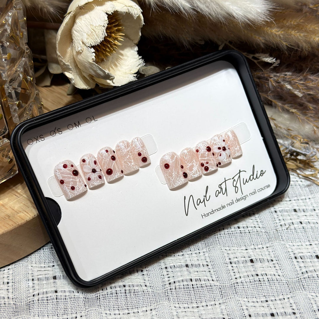 Artistic Press-On Nail Art Set with Unique Design Kalsten