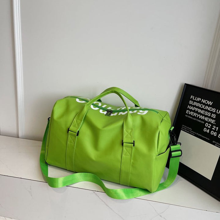 Sporty travel bag with robust design and adjustable shoulder strap Kalsten