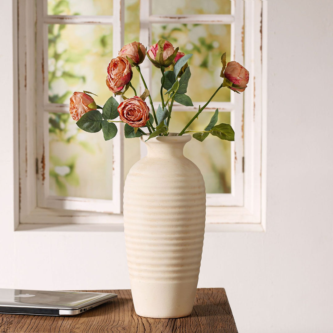 Handcrafted ceramic vase with ribbed structure Kalsten