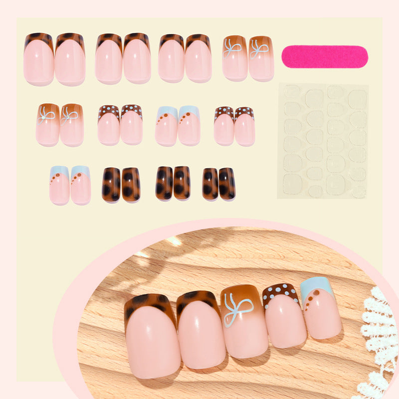 Stylish Decorative Press-On Nail Set with Trendy Patterns Kalsten