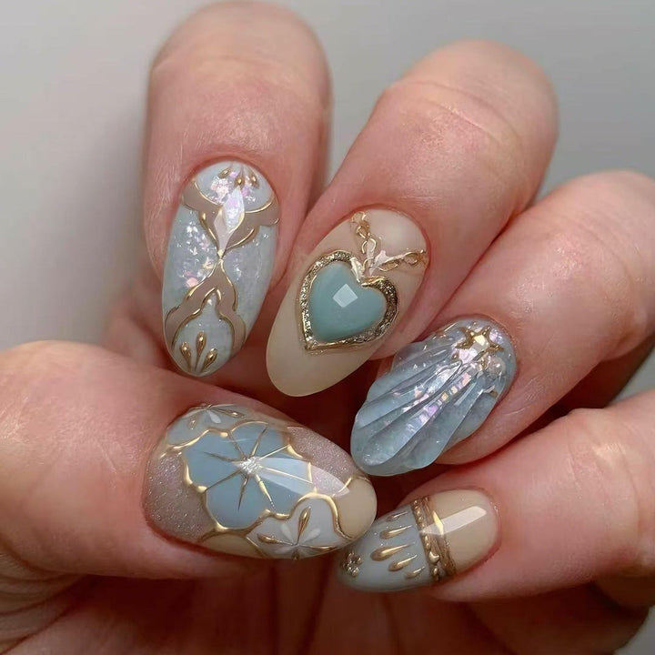 Artistic Heart-Inspired Press-On Nail Art Kalsten