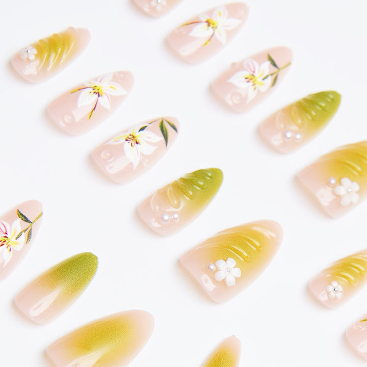 Extravagant Art Nails Kalsten