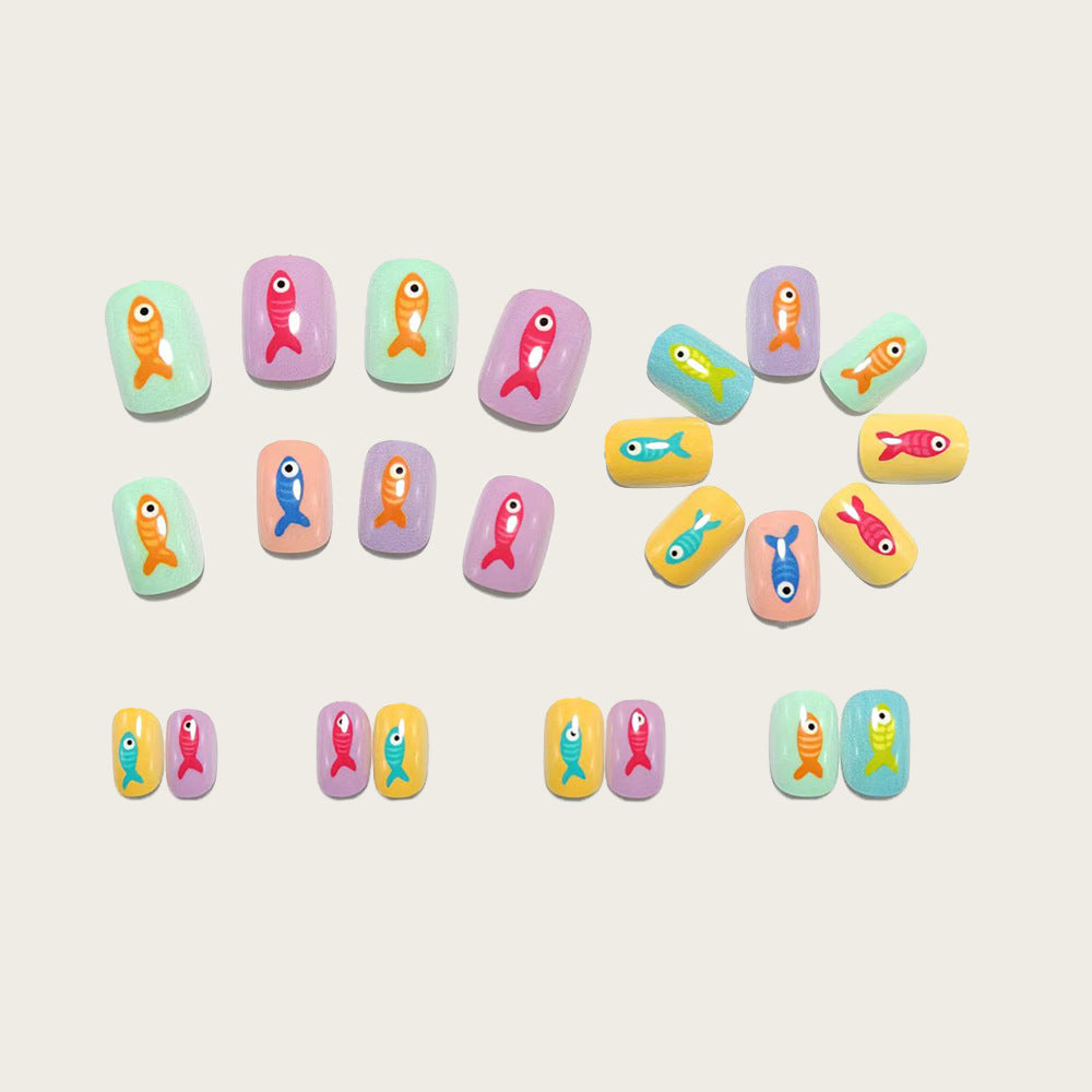 Creative artificial nails with playful fish design Kalsten
