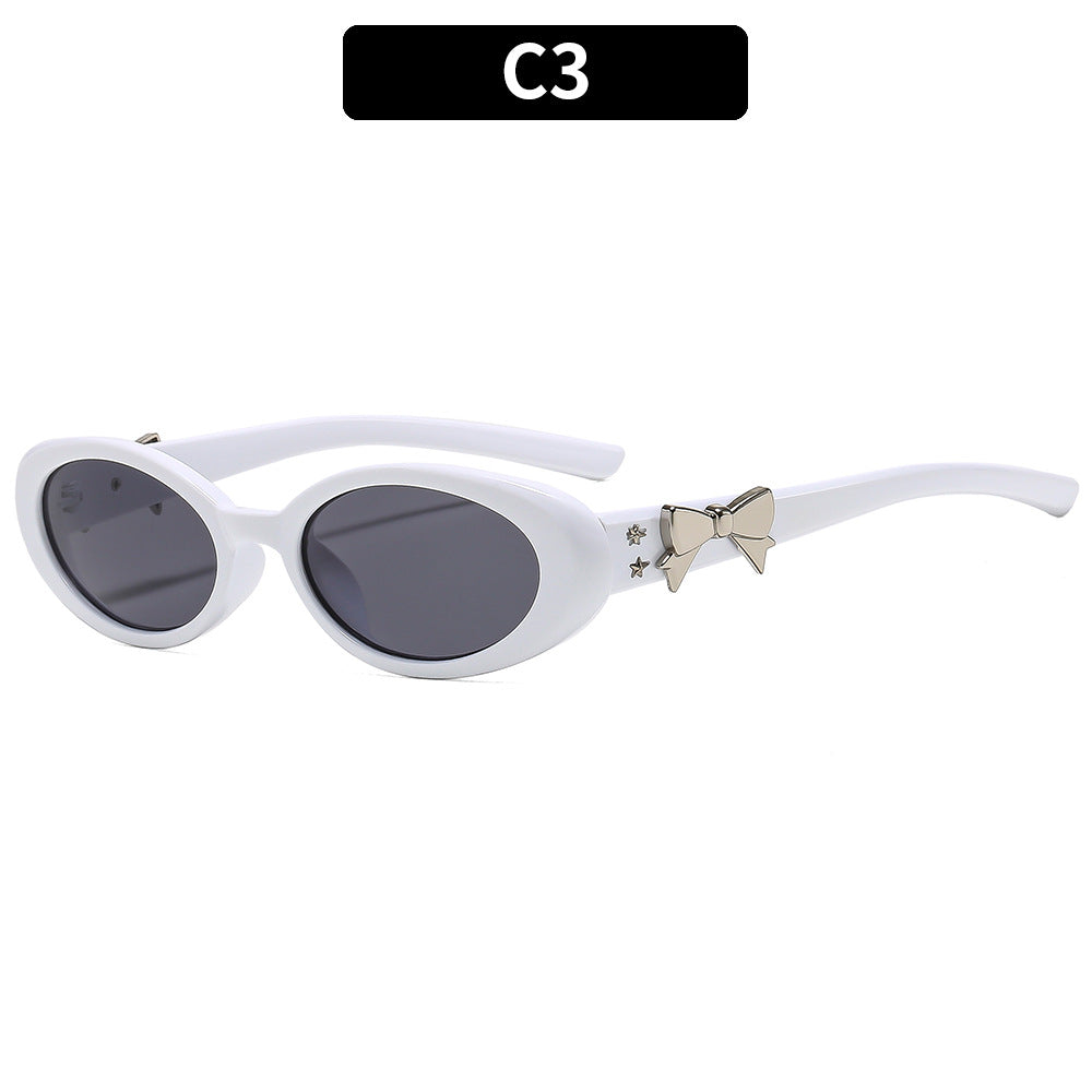 Vintage-Inspired Oval Frame Sunglasses