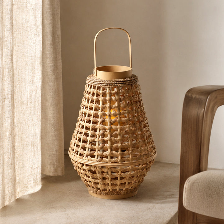 Elegant lantern made of braided rattan Kalsten