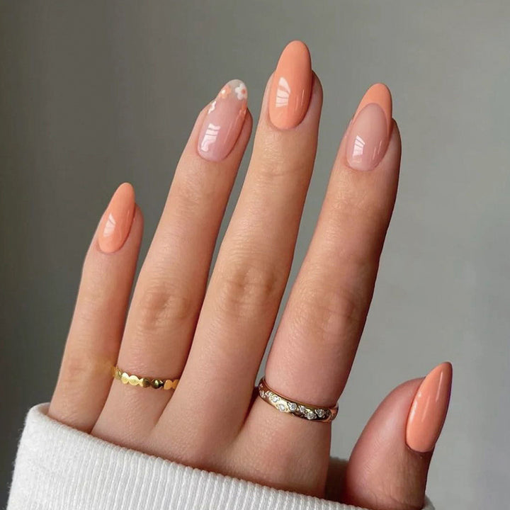 Artificial nail art with elegant floral design Kalsten