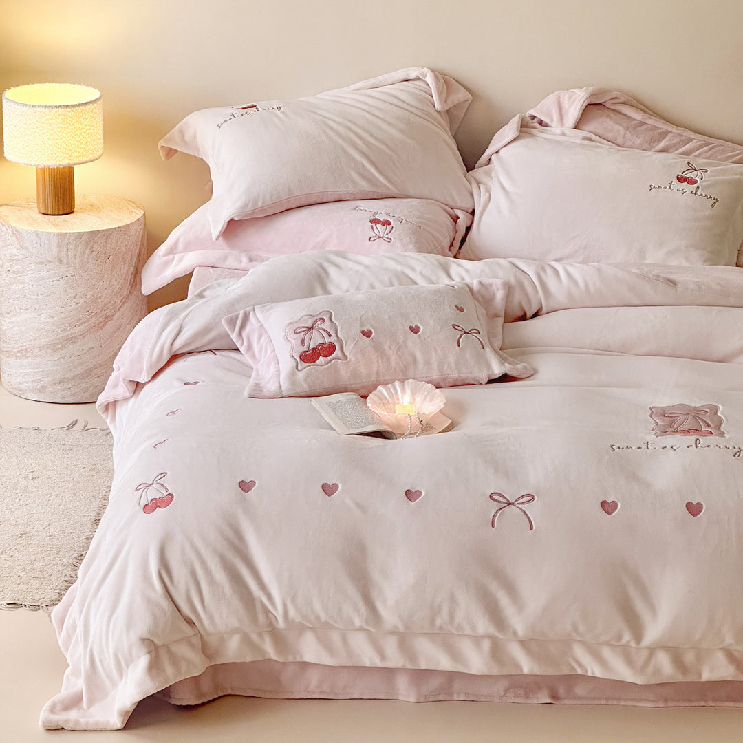Romantic cotton flannel bedding set with cherry embroidery