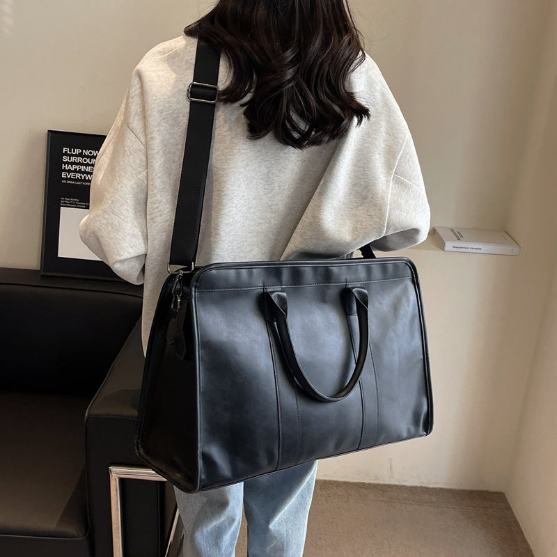 Sleek Elegant Leather Travel Bag Kalsten