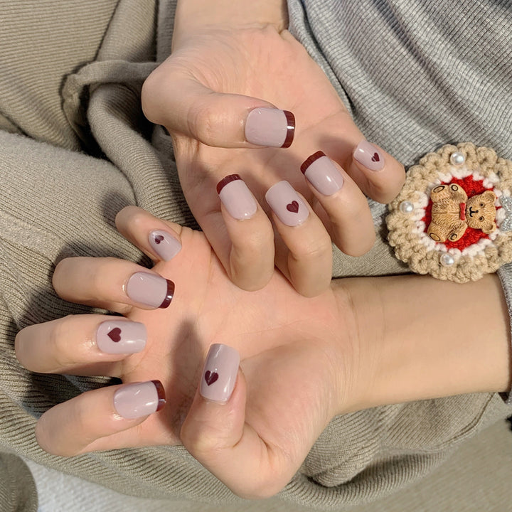 Artful nail extensions with an elegant leaf pattern Kalsten