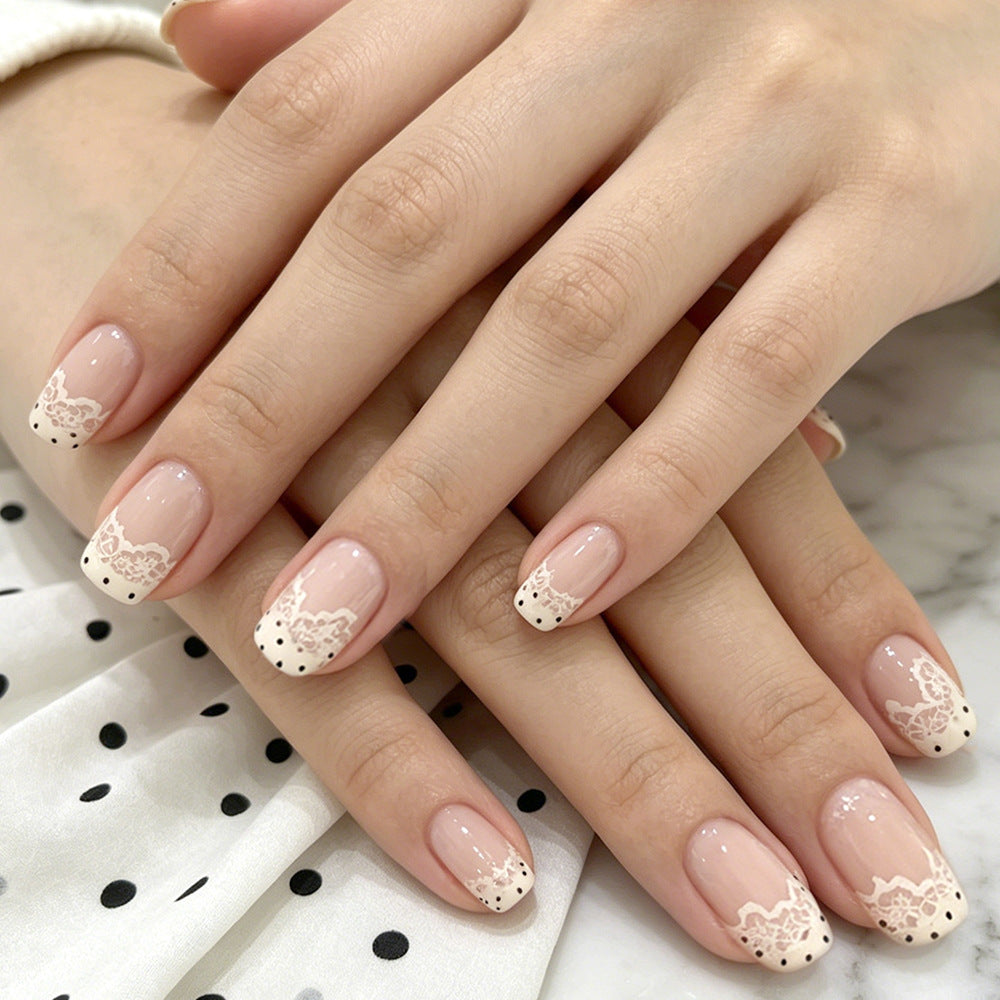 Elegant Lace Design Press-On Nails Kalsten
