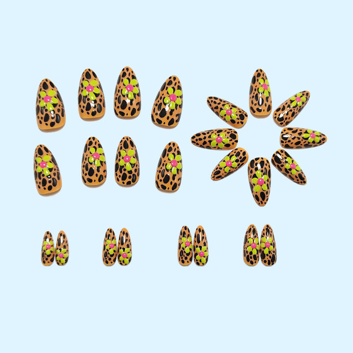 Artificial nails in modern animal patterns with floral accents Kalsten