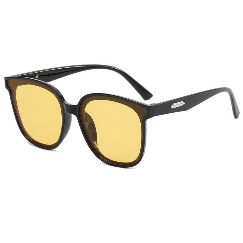Women's stylish sunglasses with wide frame and UV protection Kalsten