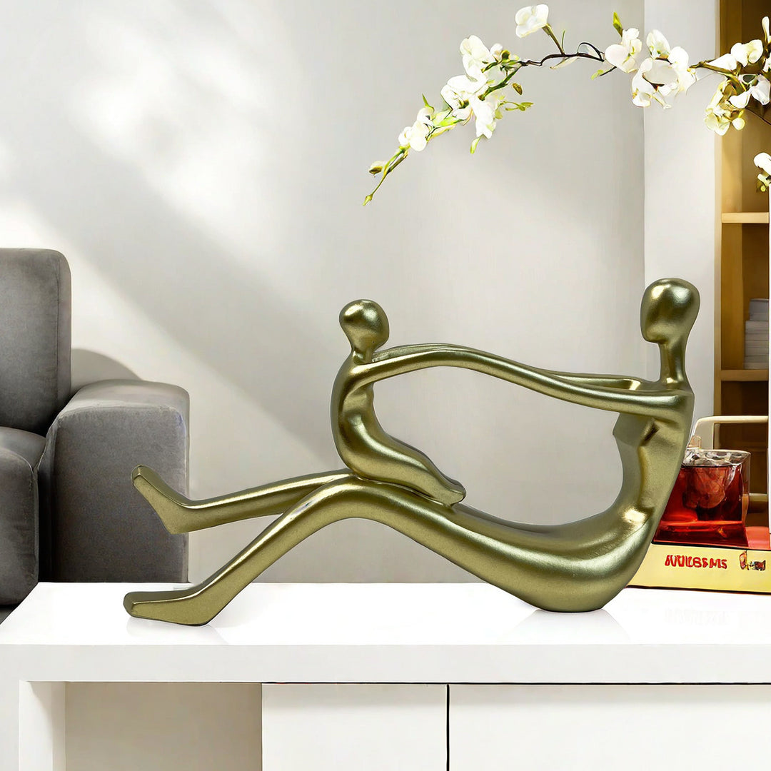 Stylish sculpture with intertwined figures Kalsten