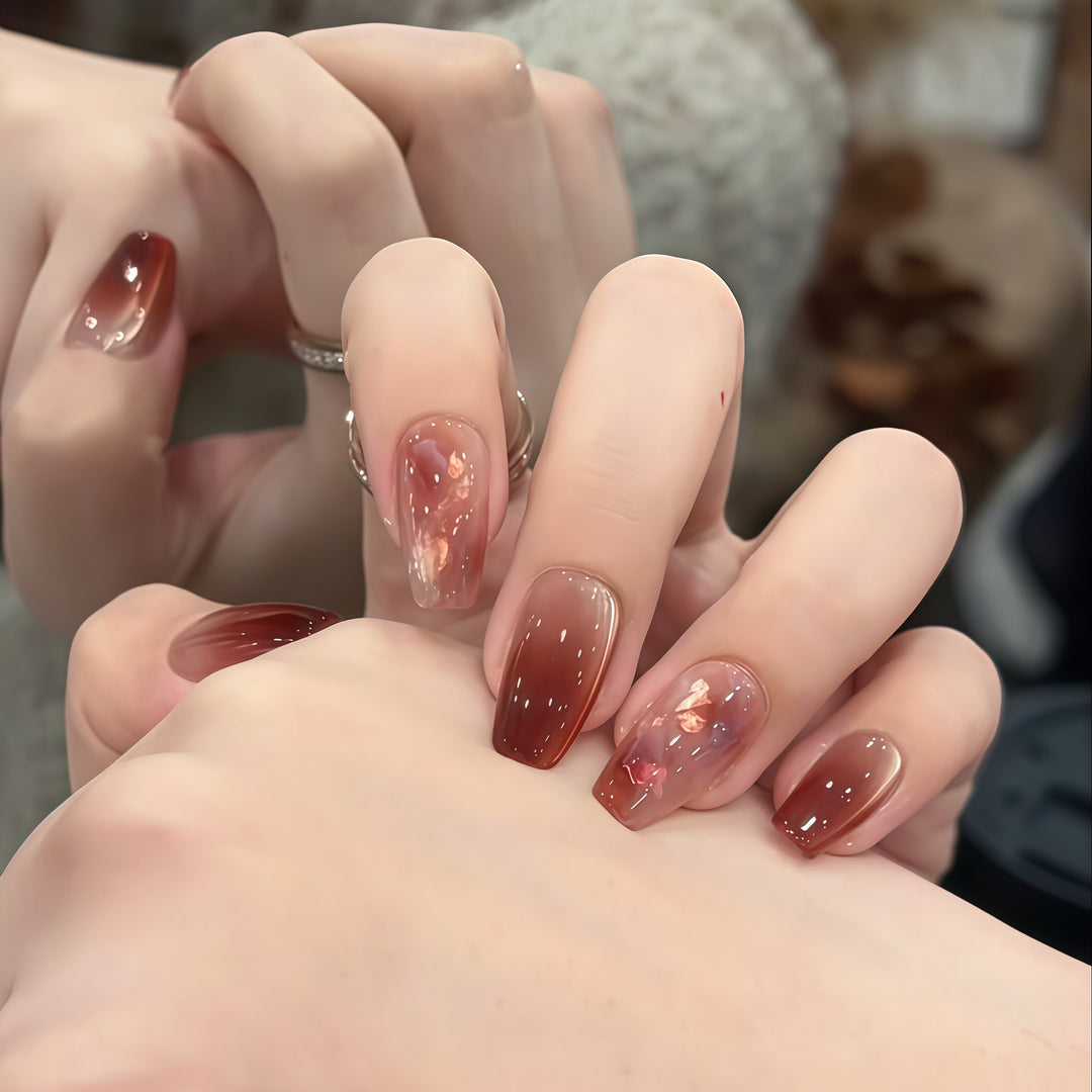 Artificial nails in modern ombre design Kalsten
