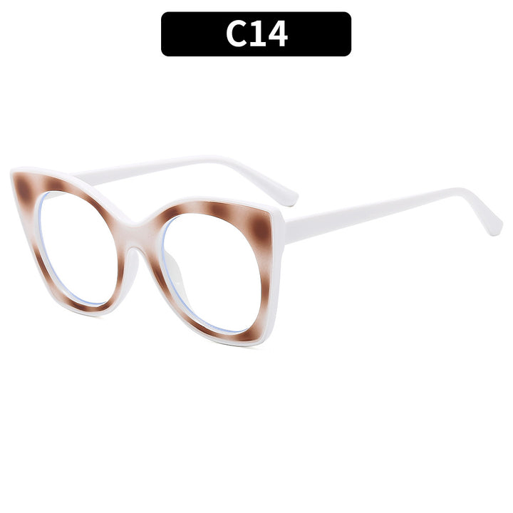 Fashion-Forward Geometric Cat-Eye Sunglasses