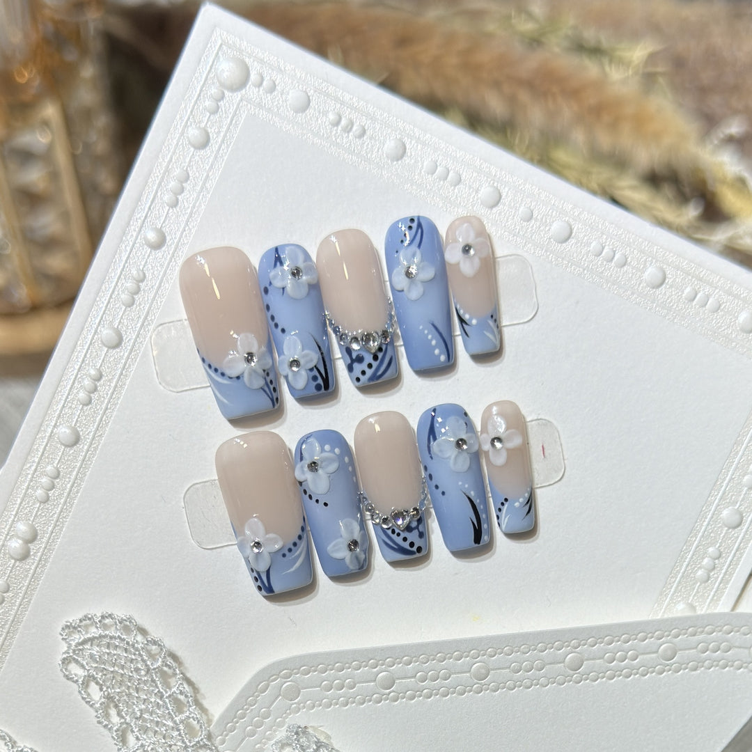 Decorative Press-On Nail Art Set with Floral and Gemstone Details Kalsten