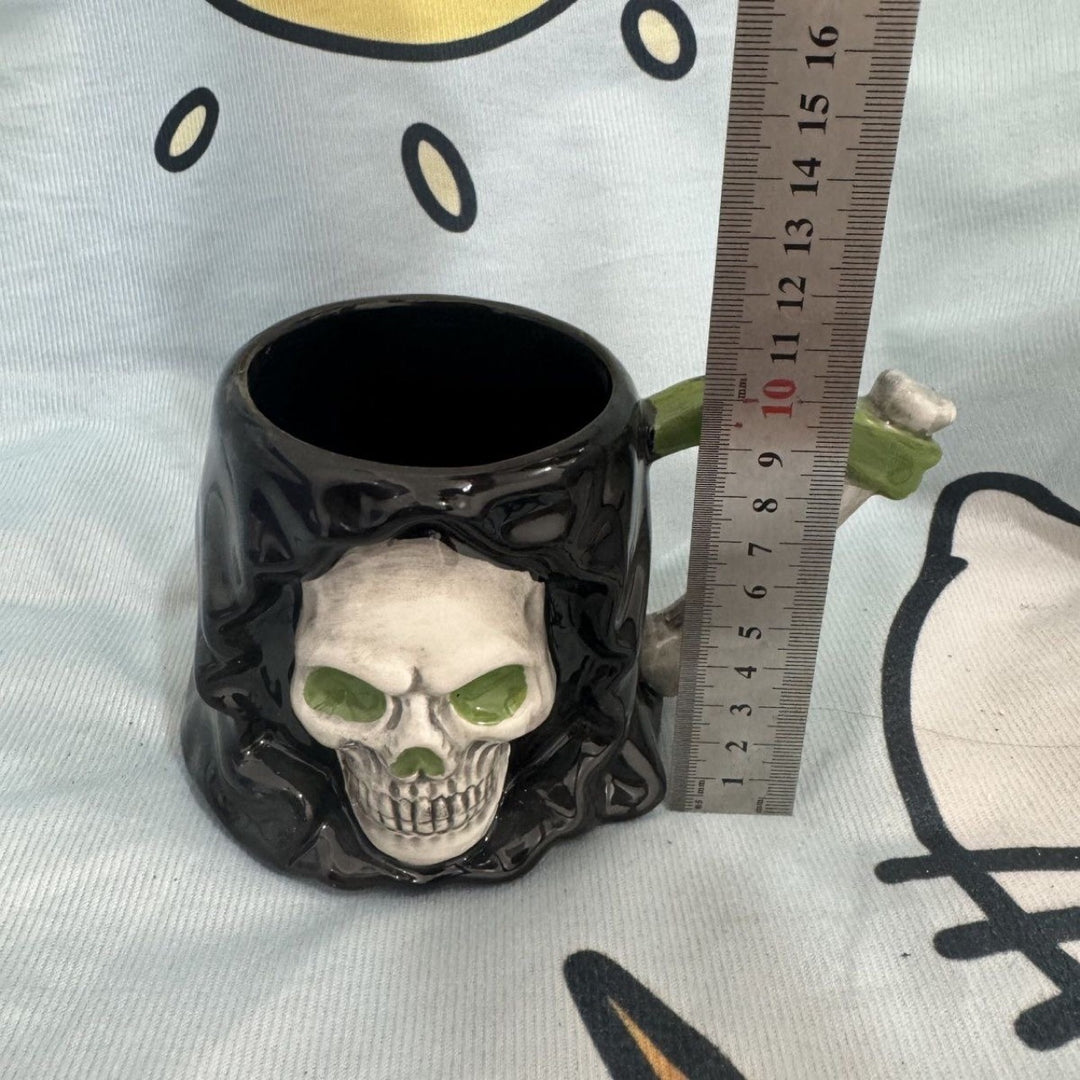 Creepy Skull Mug Kalsten