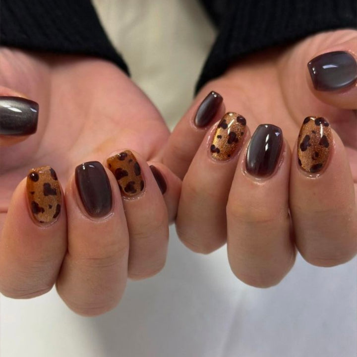 Fashionable leopard pattern artificial nails with glitter accents Kalsten
