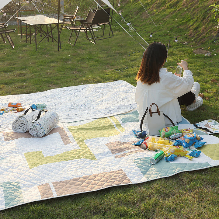 Quilted bedspread with large floral appliqué and diamond quilted relief Kalsten