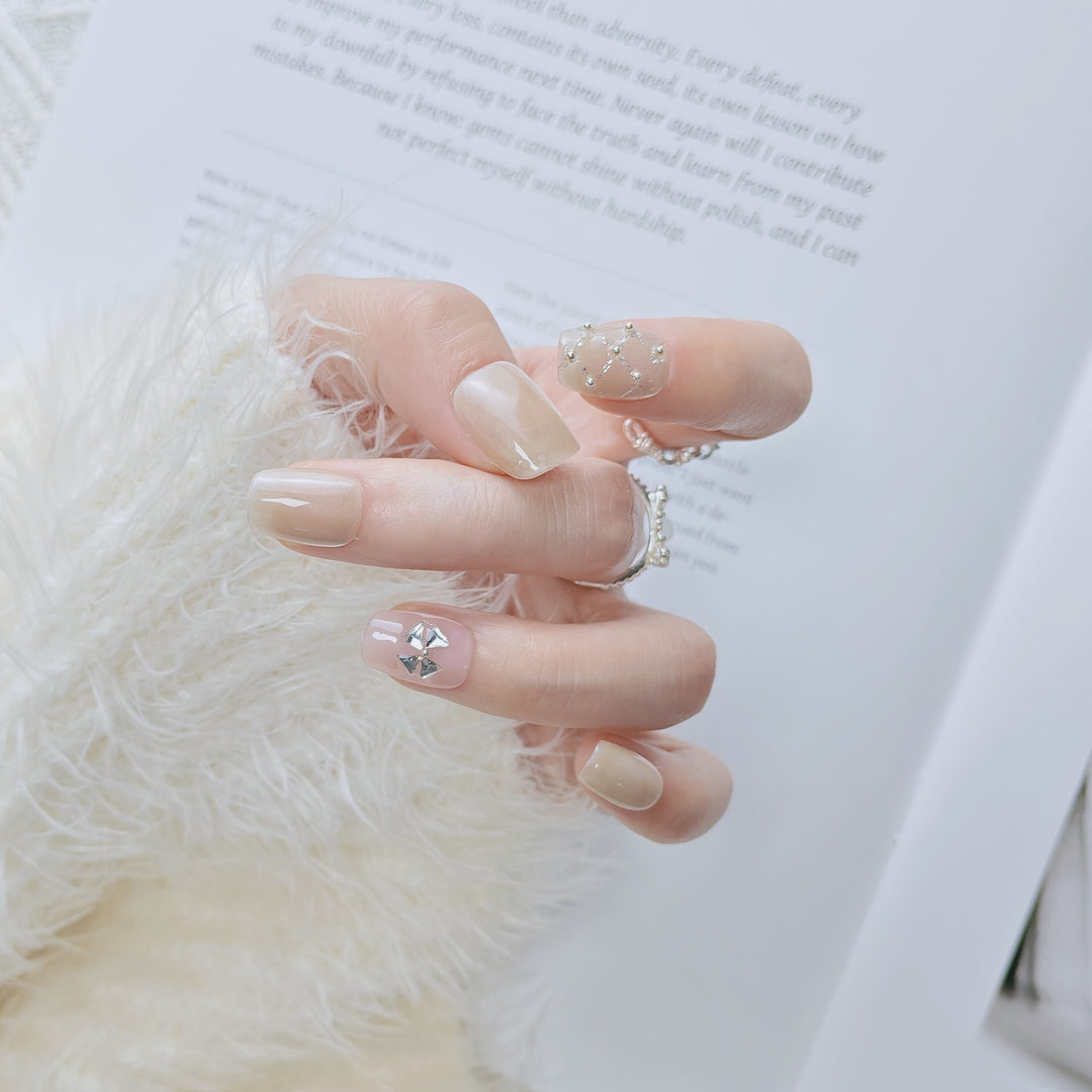 Elegant French Tip Press-On Nails Kalsten