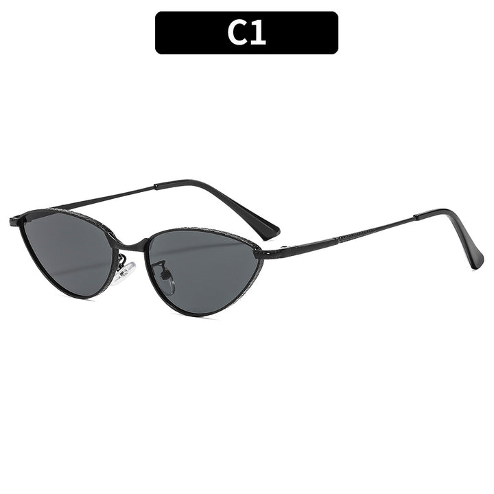 Elegant Vintage-Inspired Cat-Eye Sunglasses