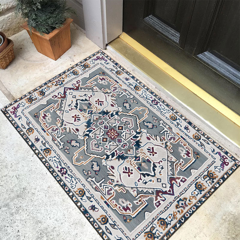 Vintage-Inspired Floral Area Rug Kalsten