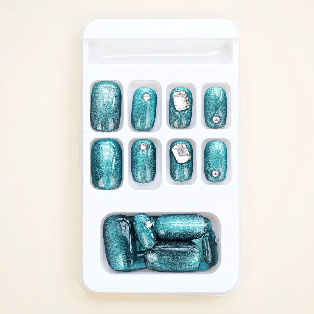 Glamorous Ombre Press-On Nail Set with Rhinestone Accents