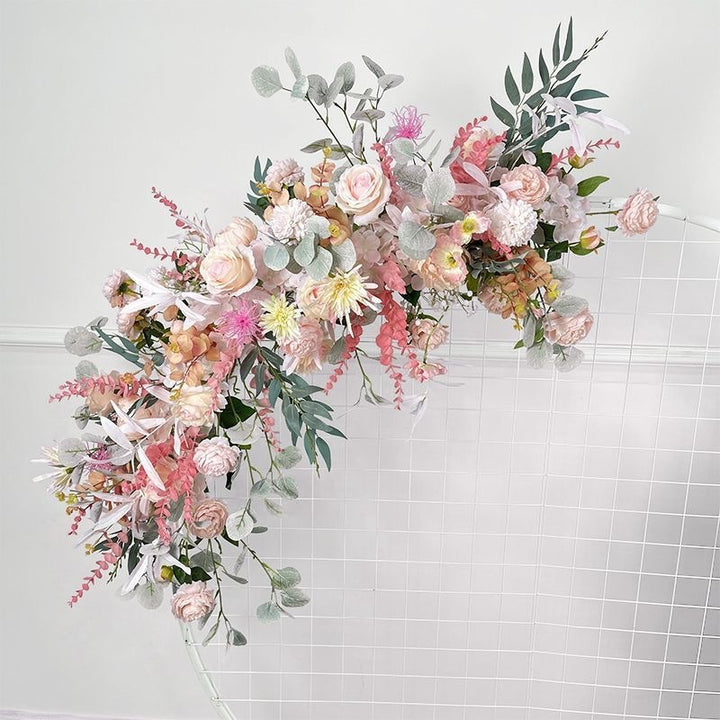 Autumn-Themed Decorative Floral Garland