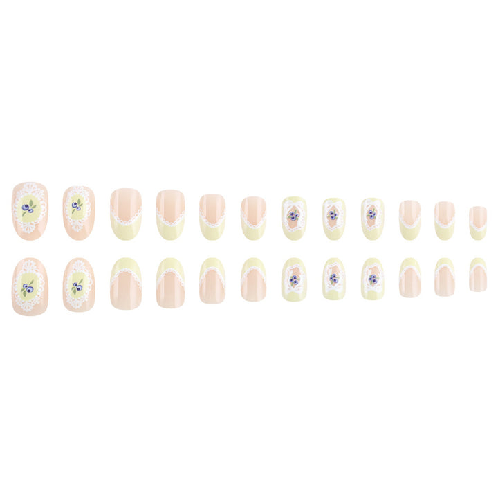 Elegant Press-On Nail Art Kalsten