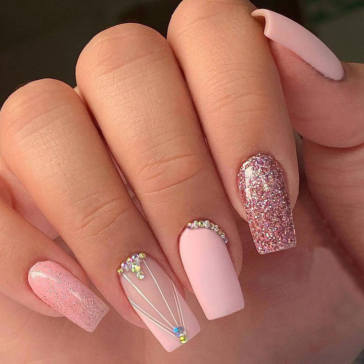Decorative Glittery Nail Art Kalsten