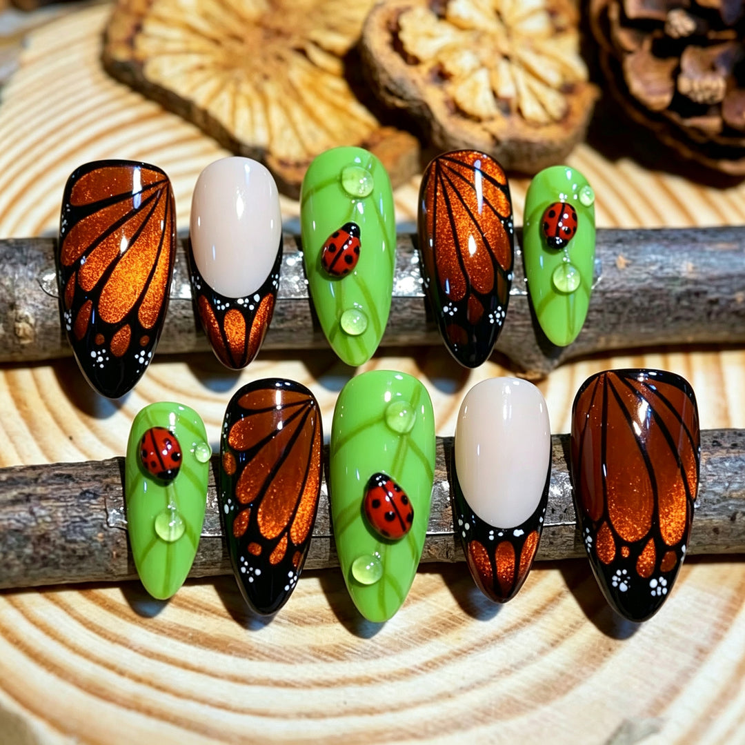 Artistic Ladybug-Themed Press-On Nail Art Set Kalsten