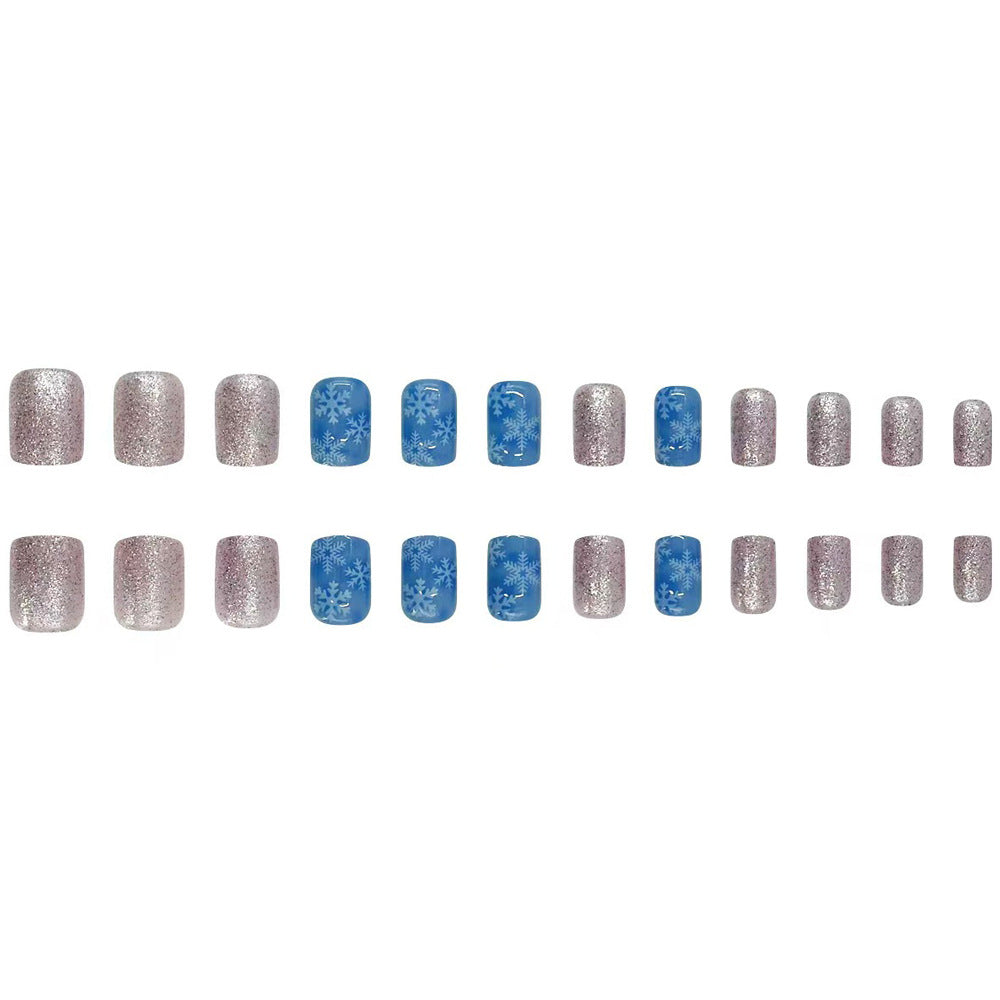 Winter-Themed Press-On Nail Art Kalsten