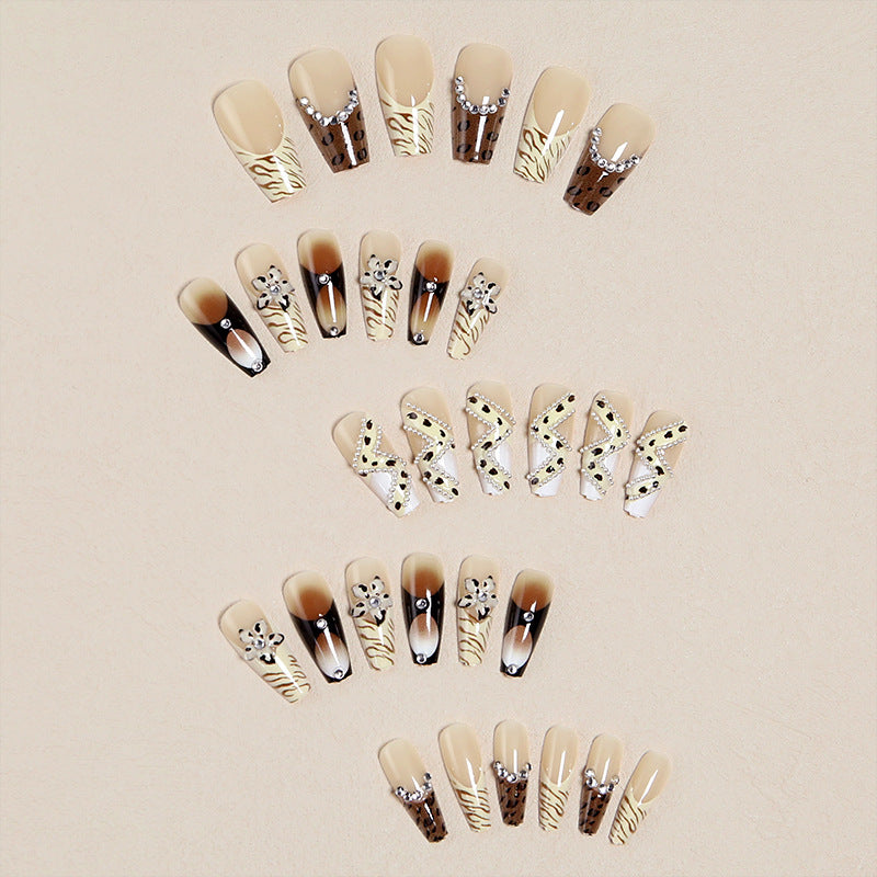 Glamorous Nail Set Kalsten