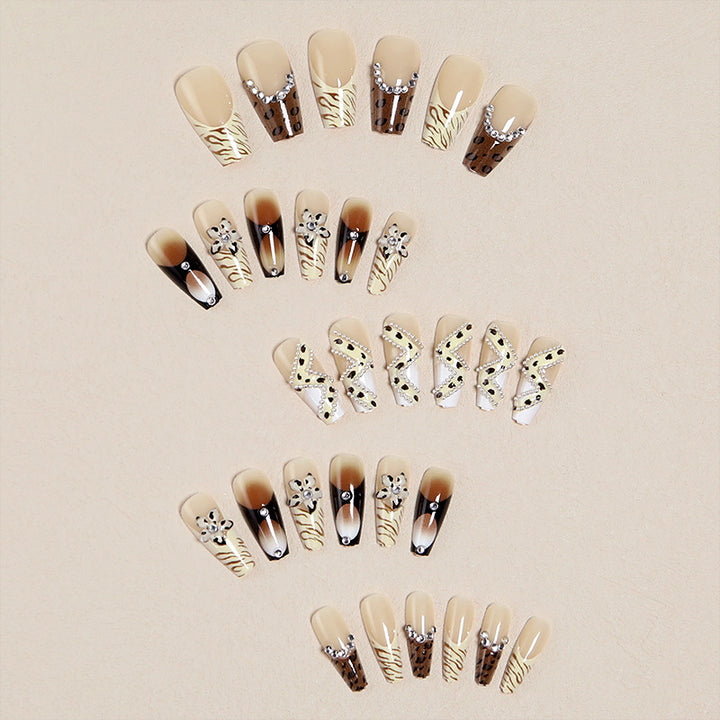 Glamorous Nail Set Kalsten