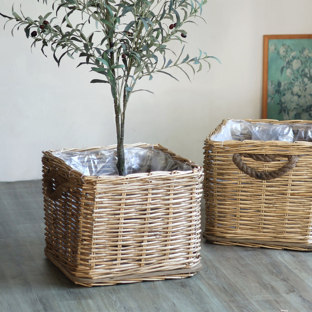 Storage basket with handcrafted details Kalsten