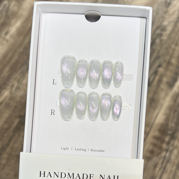 Handmade Press-On Nail Set with Iridescent Finish Kalsten