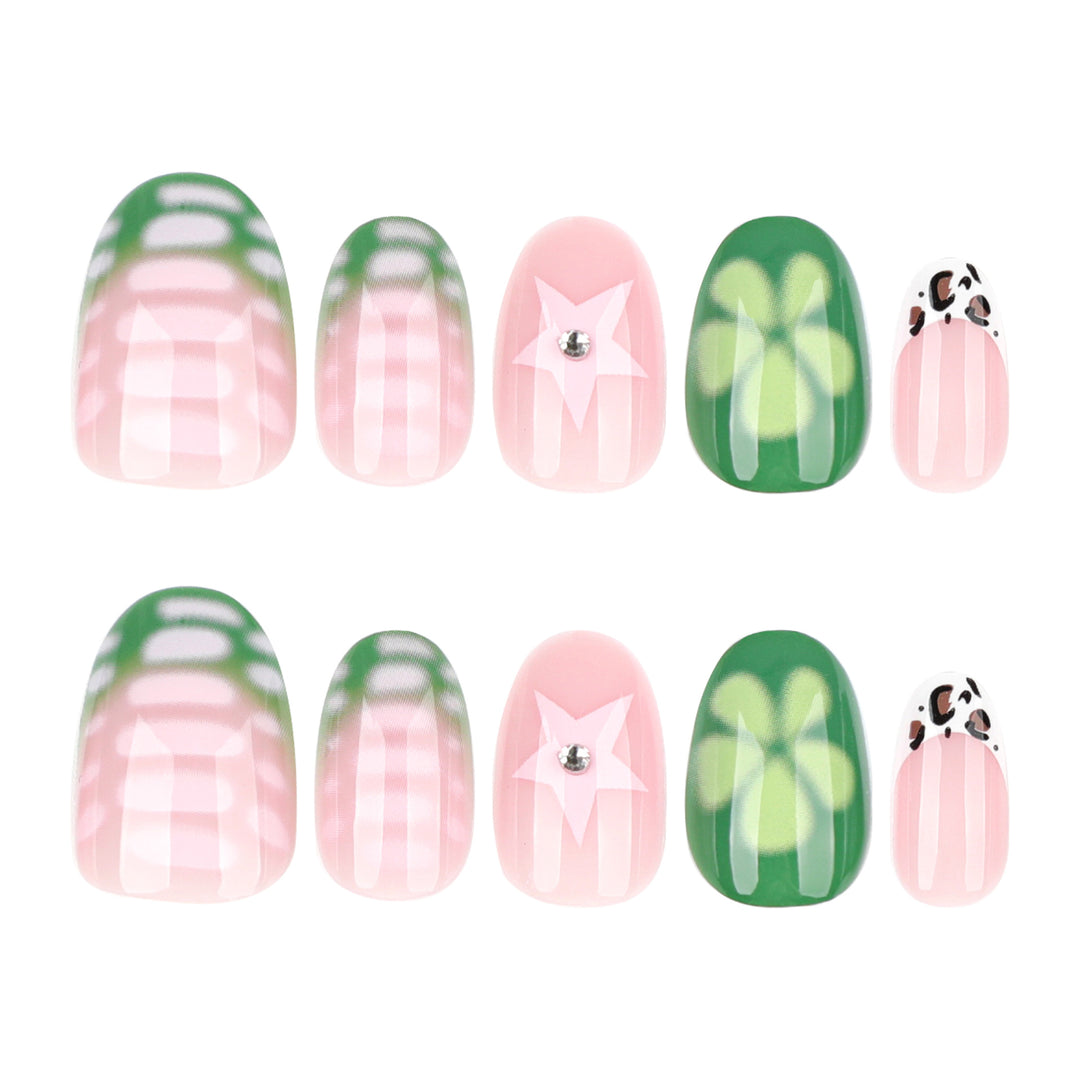 Artificial nail art with floral accents Kalsten