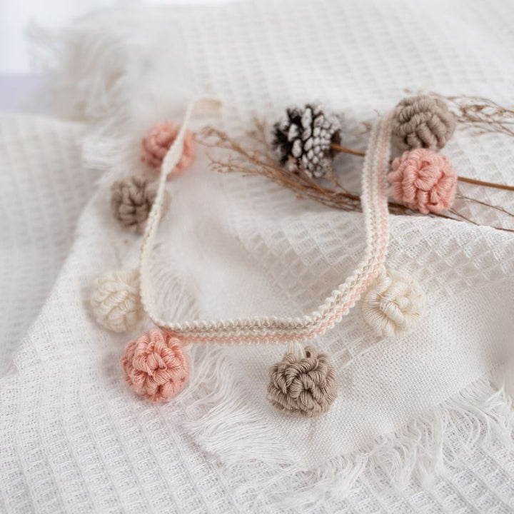 Decorative border with pompons Kalsten