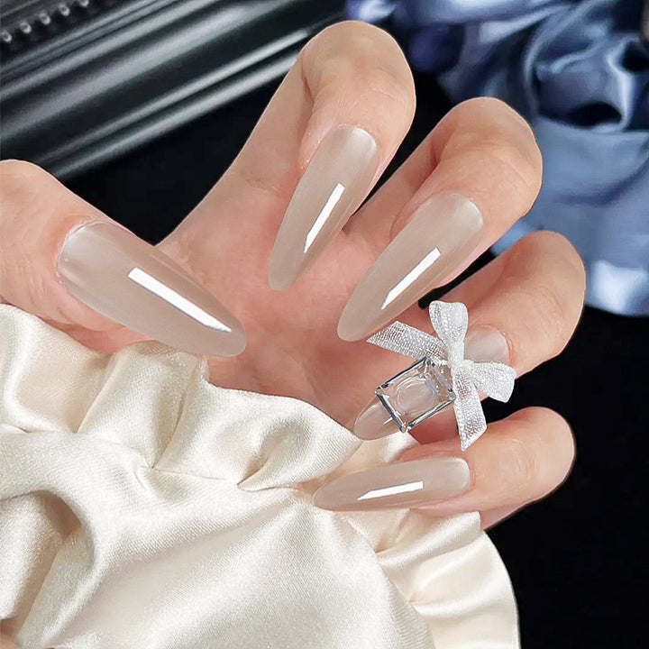 Elegant artificial nail tips with a glossy finish Kalsten