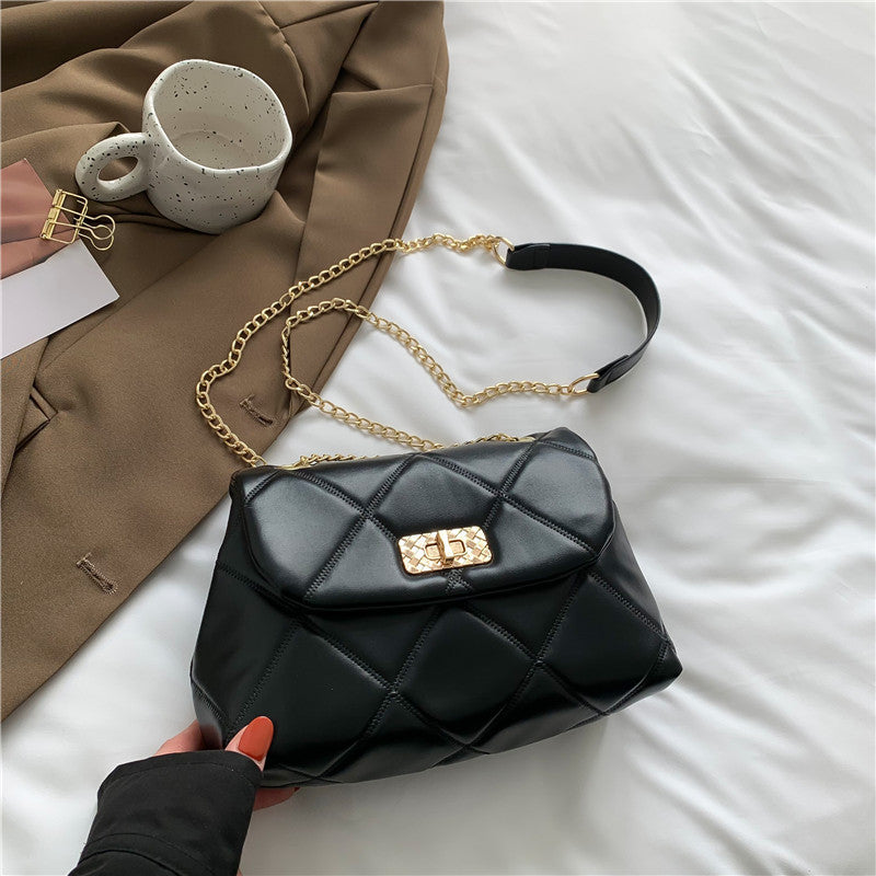 Elegant Quilted Shoulder Handbag
