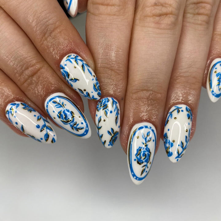 Decorative nails with floral design Kalsten