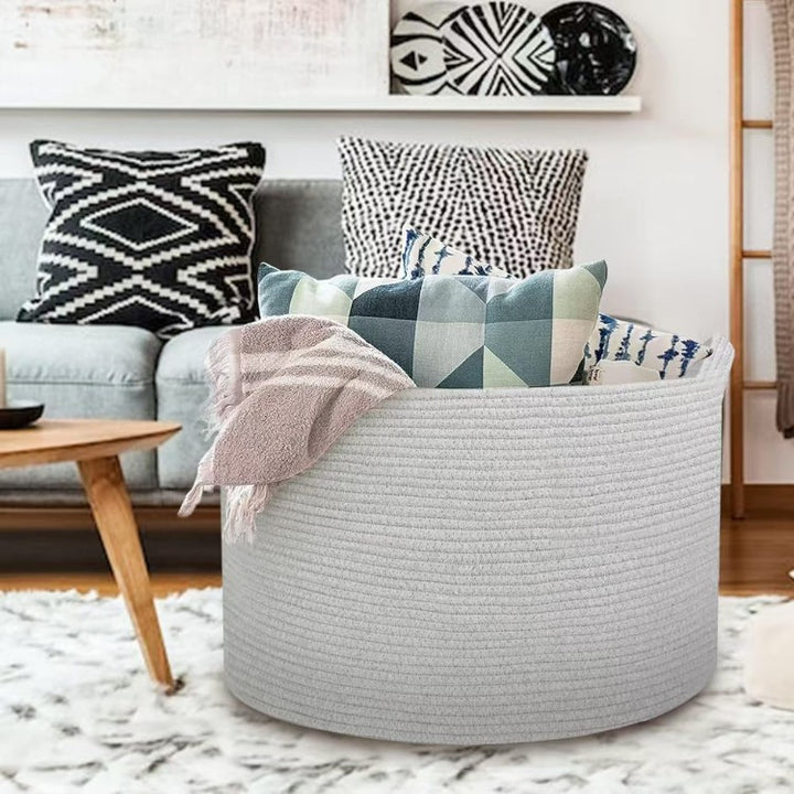 Stylish storage basket made of durable material Kalsten